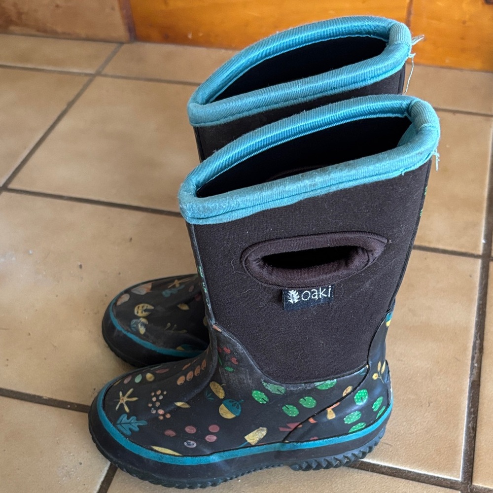 OAKI Toddler 6 Boots - Black with Forrest Friends
